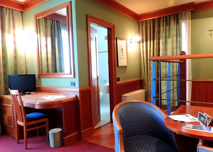 Arosio Hotel Otel 4*