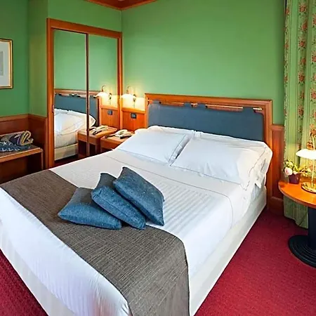 Ξενοδοχείο Arosio Hotel 4*